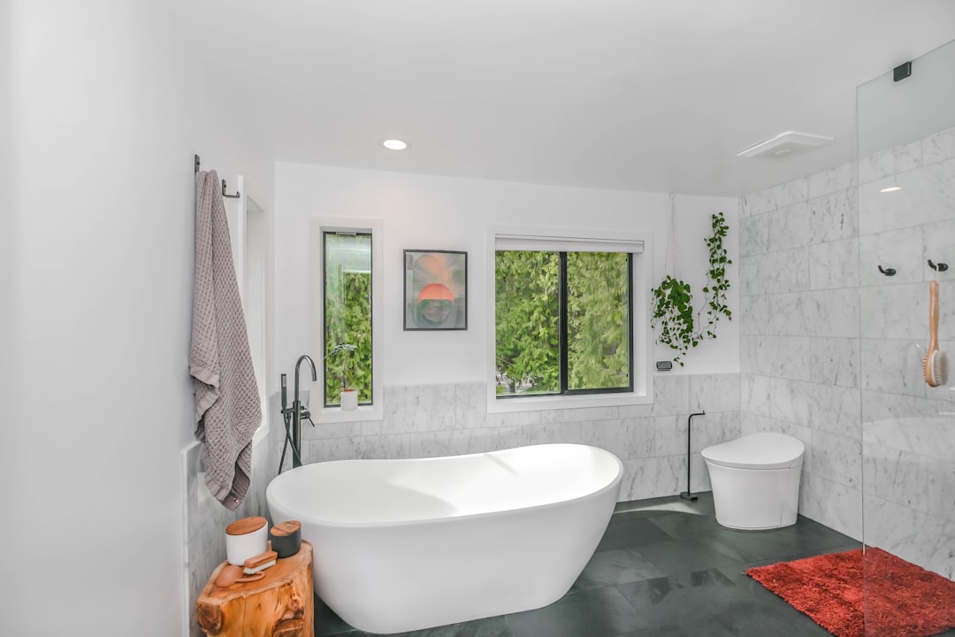 Bathroom Plants That Actually Thrive in Low Light and Steam